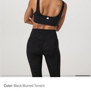 NWT Vuori women’s AllTheForm™ Bra Black Blurred Torrent leopard animal print